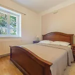 Casa de Férias Holiday Home Skelin II *