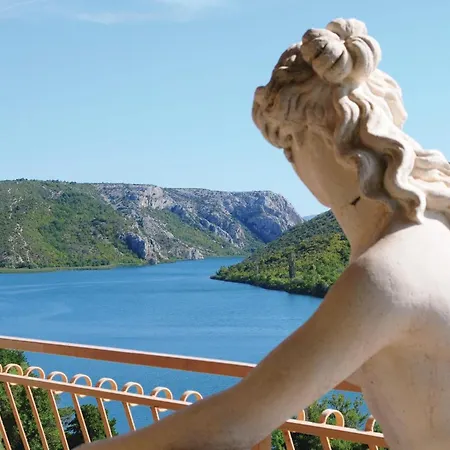 Casa de Férias Holiday Home Skelin II Drinovci