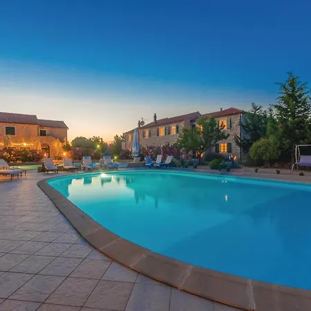 Дом отдыха Holiday Home Skelin II