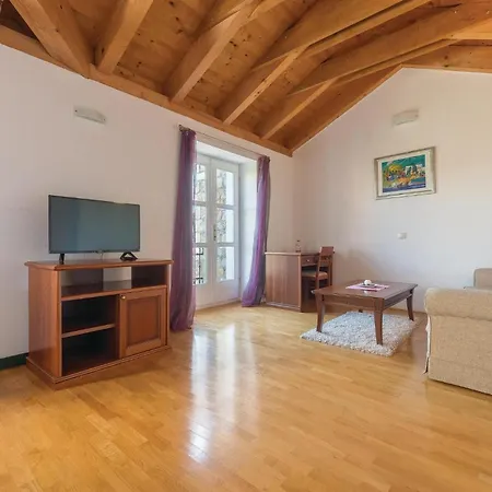 Holiday Home Skelin II Дом отдыха Drinovci