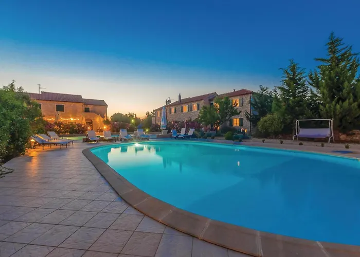 Casa de Férias Holiday Home Skelin II