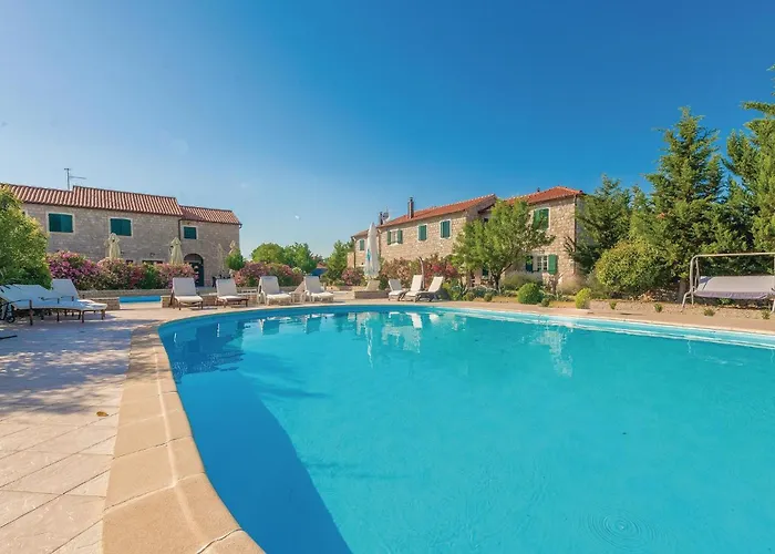 Дом отдыха Holiday Home Skelin II