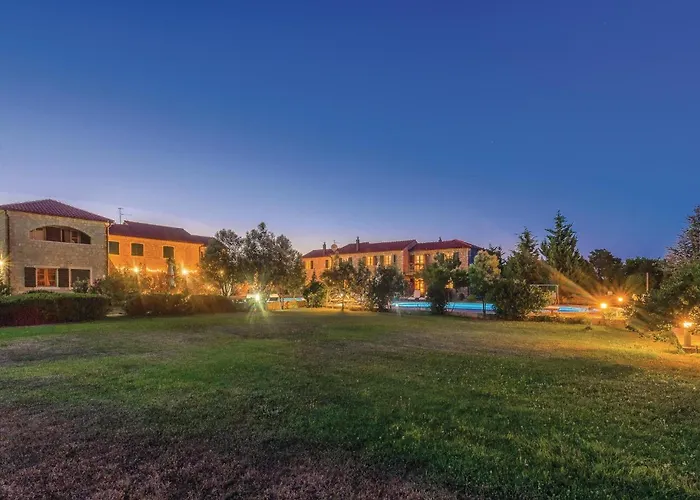 Holiday Home Skelin II Дом отдыха Drinovci